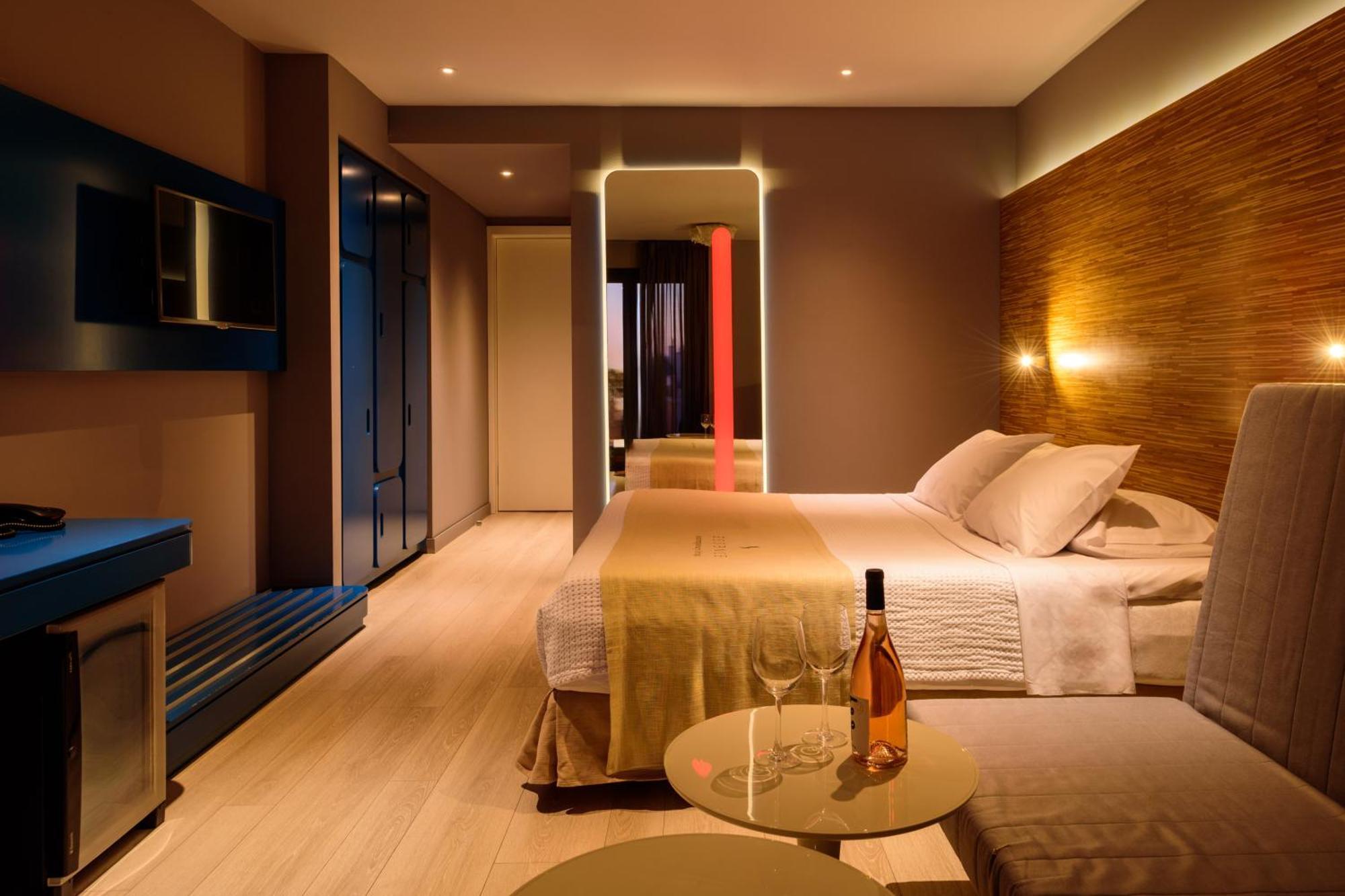 Essence Hotel Ioannina Buitenkant foto