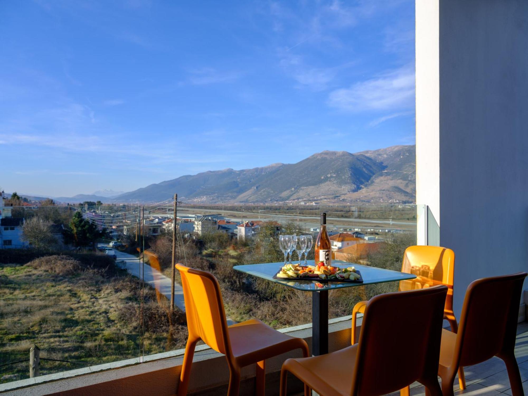Essence Hotel Ioannina Buitenkant foto
