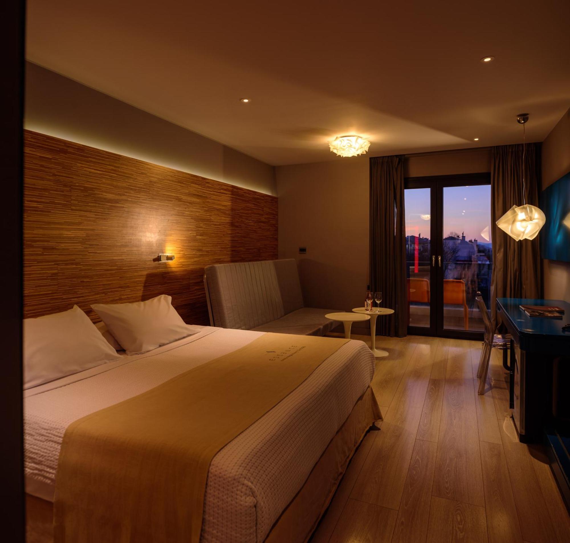 Essence Hotel Ioannina Buitenkant foto