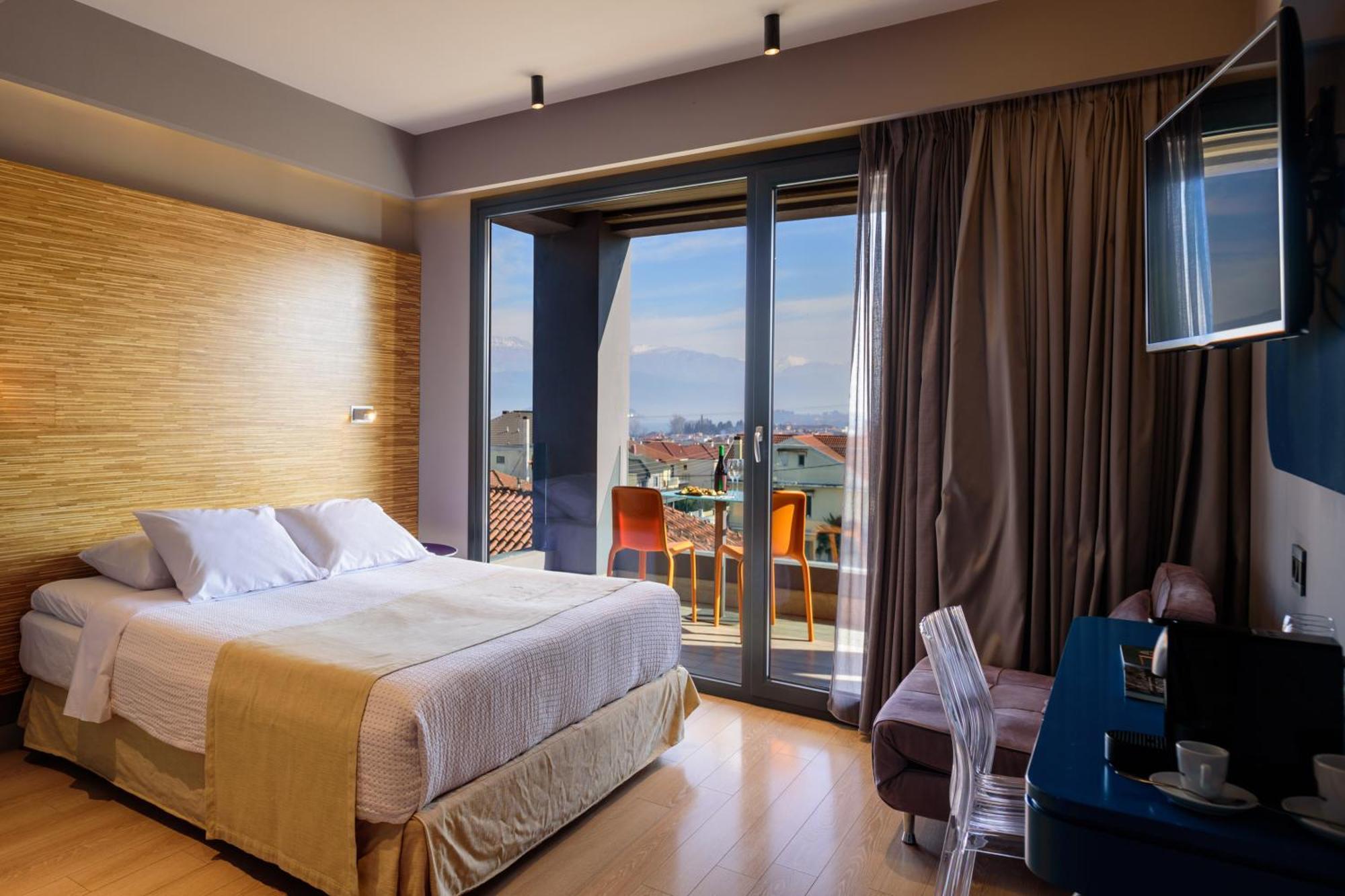 Essence Hotel Ioannina Buitenkant foto