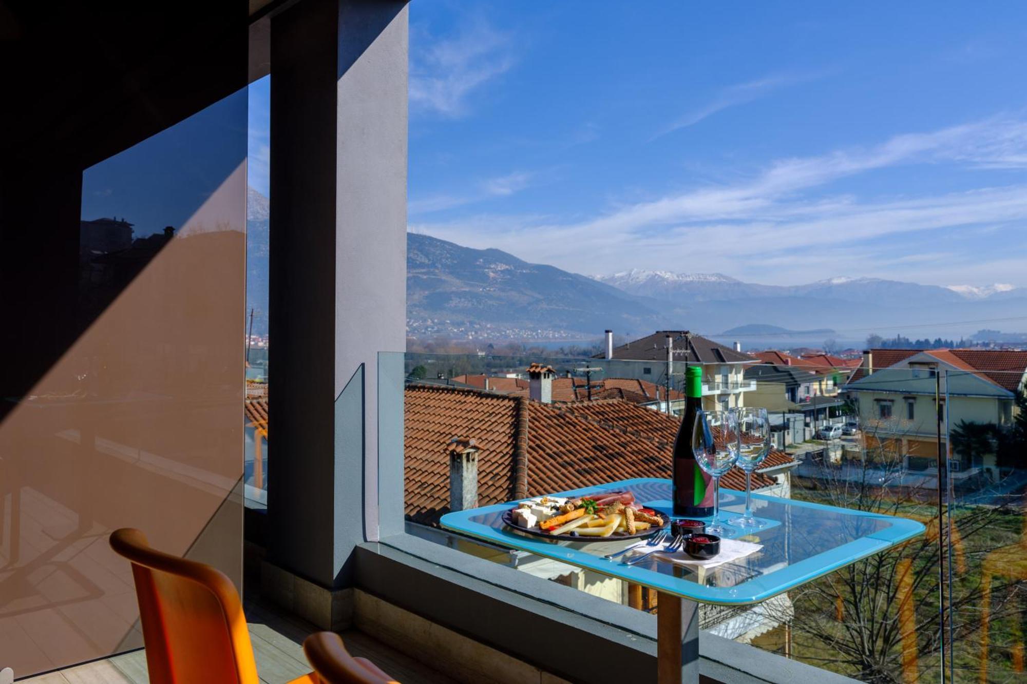 Essence Hotel Ioannina Buitenkant foto