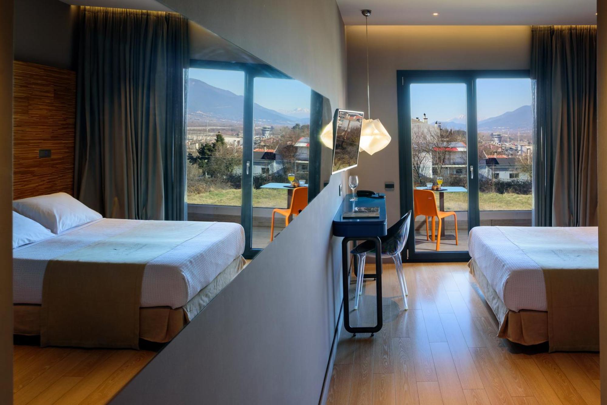 Essence Hotel Ioannina Buitenkant foto