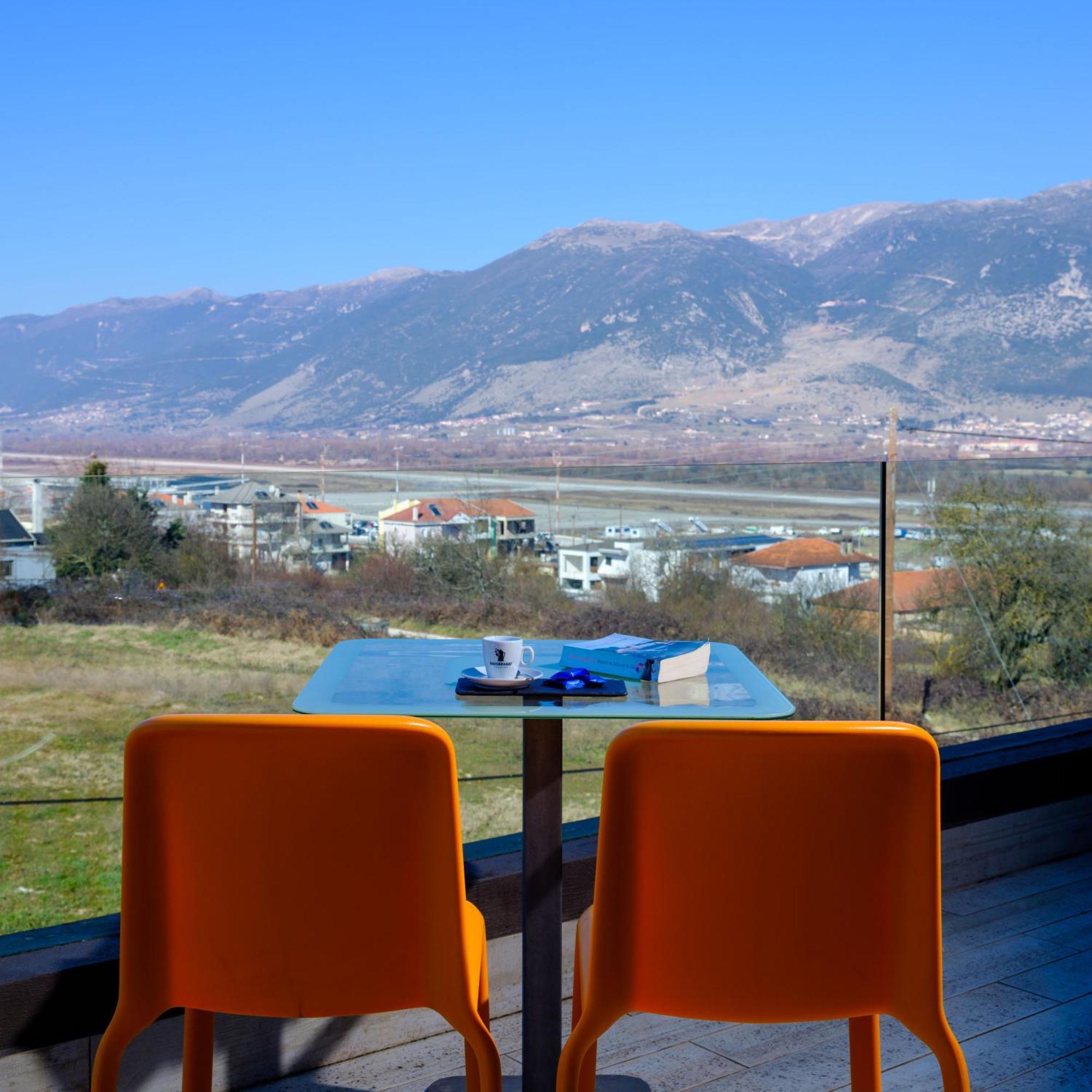 Essence Hotel Ioannina Buitenkant foto